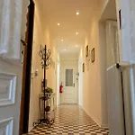 Via Veneto 5 *