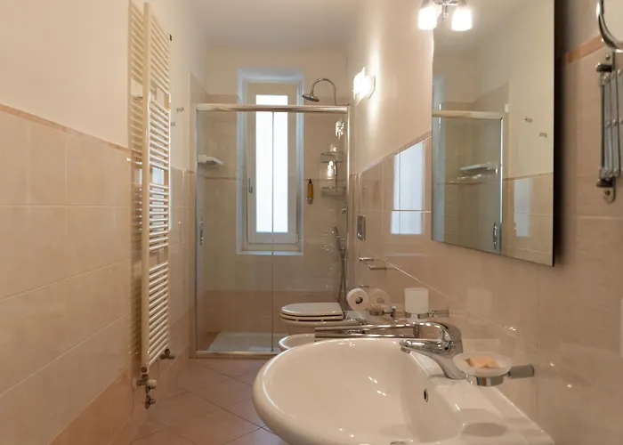 Via Veneto 5 *